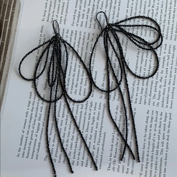 🔥❤️🔥❤️ Brunello Cucinelli Black Monili Loop Earrings 🔥❤️🔥❤️ - Picture 3 of 10